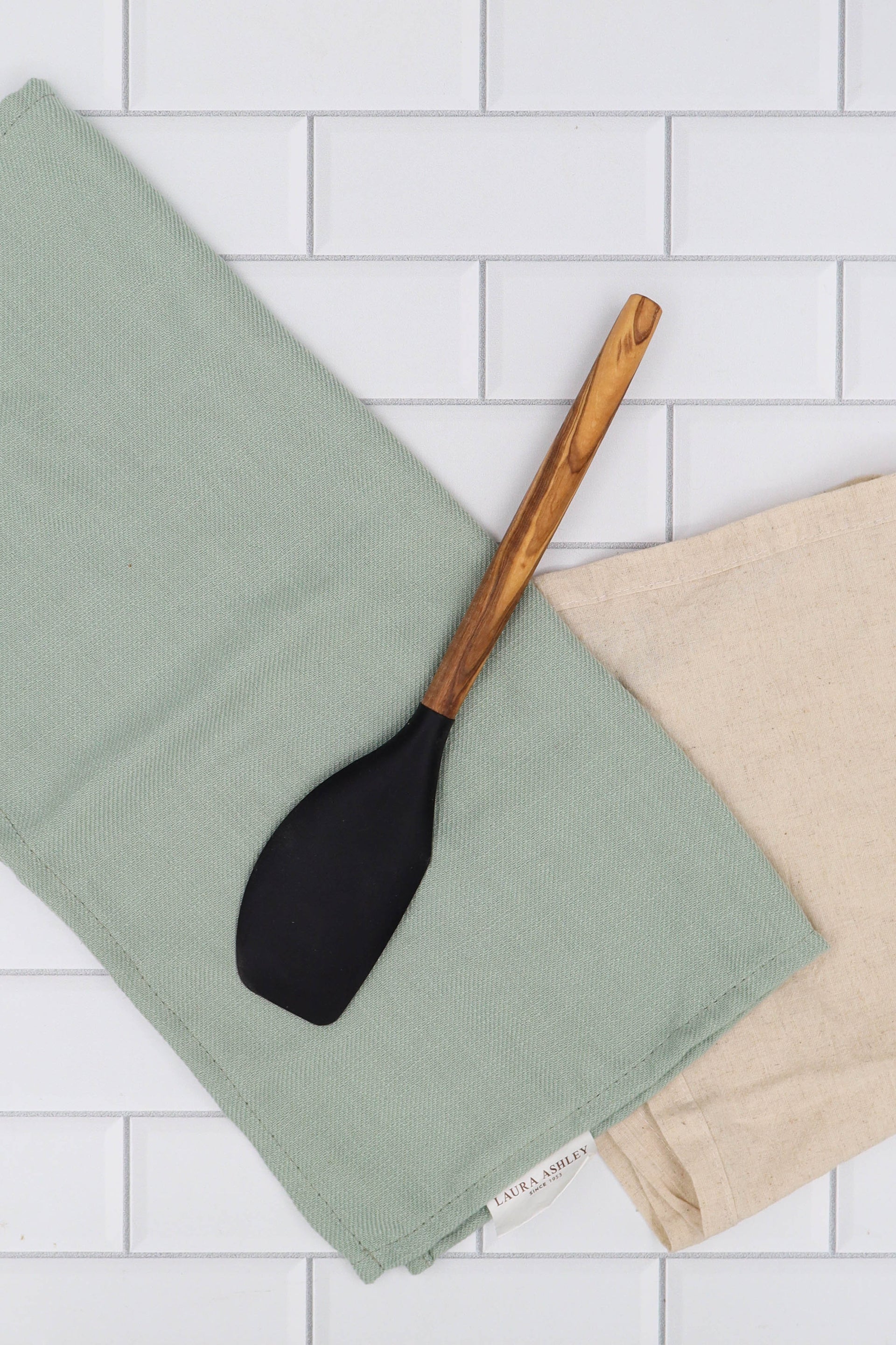 12" SILICONE SPATULA WITH OLIVE WOOD HANDLE